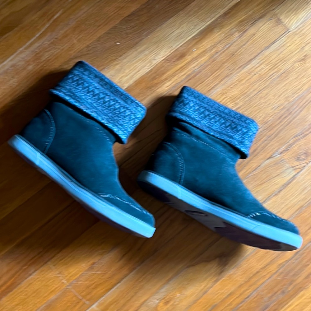 Eddie Bauer size 8 1/2 Gray Flannel Booties